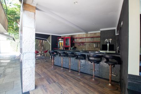 Casa à venda com 1100m², 4 quartos e 8 vagasChurrasqueira / Bar / Pizza