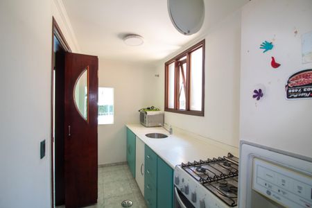 Casa à venda com 1100m², 4 quartos e 8 vagasCozinha do Espaço de festas