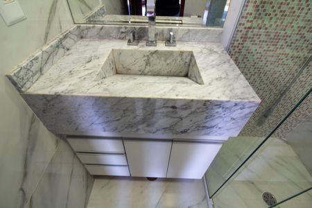 Casa à venda com 1100m², 4 quartos e 8 vagasBanheiro da Suíte 3