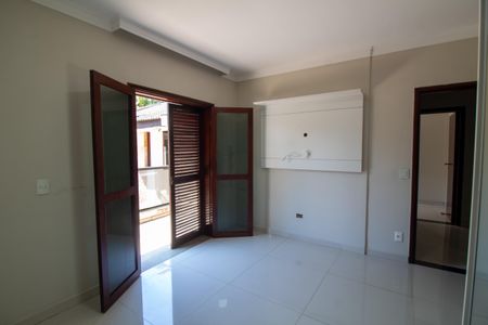Casa à venda com 1100m², 4 quartos e 8 vagasSuíte 3