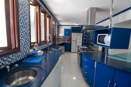 Casa à venda com 1100m², 4 quartos e 8 vagasCozinha