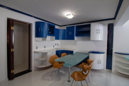 Casa à venda com 1100m², 4 quartos e 8 vagasCopa