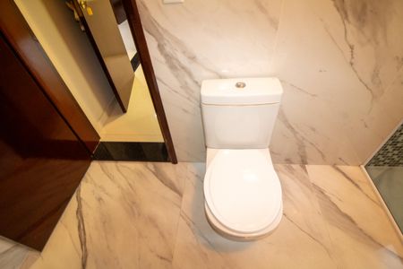 Casa à venda com 1100m², 4 quartos e 8 vagasBanheiro da Suíte 1