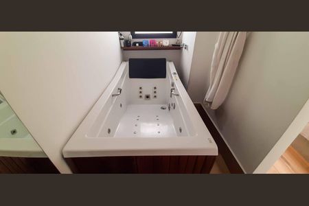 Apartamento à venda com 106m², 1 quarto e 2 vagasBanheira da Suíte