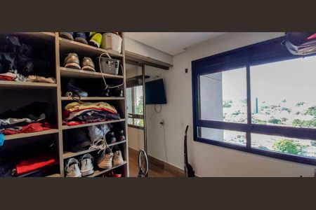 Apartamento à venda com 106m², 1 quarto e 2 vagasCloset da Suíte