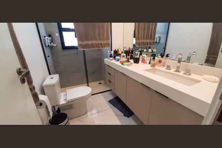 Apartamento à venda com 106m², 1 quarto e 2 vagasBanheiro da Suíte