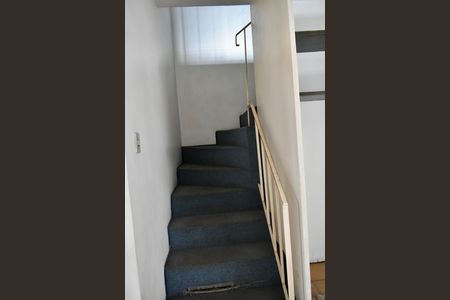 Casa para alugar com 145m², 3 quartos e 2 vagas Casa para alugar com 145m², 3 quartos e 2 vagasEscada