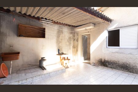 Casa à venda com 300m², 4 quartos e 2 vagas Casa à venda com 300m², 4 quartos e 2 vagasÁrea de Serviço - Casa 1