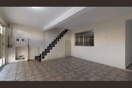 Casa à venda com 300m², 4 quartos e 2 vagas Casa à venda com 300m², 4 quartos e 2 vagasGaragem