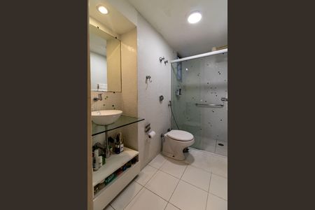 Apartamento à venda com 109m², 4 quartos e 1 vaga Apartamento à venda com 109m², 4 quartos e 1 vagaBanheiro 2