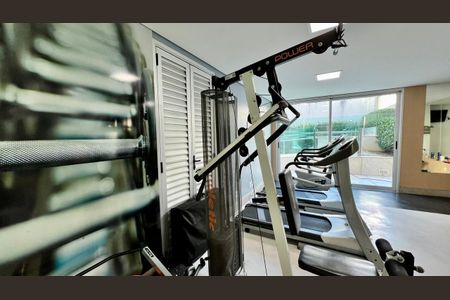 Apartamento à venda com 198m², 4 quartos e 5 vagas Apartamento à venda com 198m², 4 quartos e 5 vagasÁrea comum - Academia