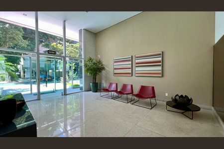 Apartamento à venda com 198m², 4 quartos e 5 vagas Apartamento à venda com 198m², 4 quartos e 5 vagasÁrea comum - Hall de entrada