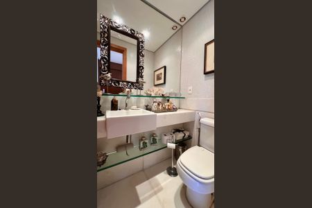 Apartamento à venda com 198m², 4 quartos e 5 vagas Apartamento à venda com 198m², 4 quartos e 5 vagaslavabo da sala