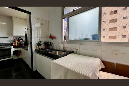 Apartamento à venda com 198m², 4 quartos e 5 vagas Apartamento à venda com 198m², 4 quartos e 5 vagasÁrea de Serviço