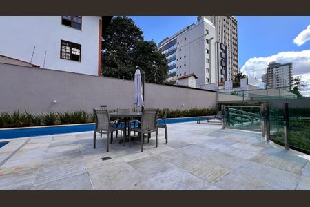 Apartamento à venda com 198m², 4 quartos e 5 vagas Apartamento à venda com 198m², 4 quartos e 5 vagasÁrea comum - Piscina