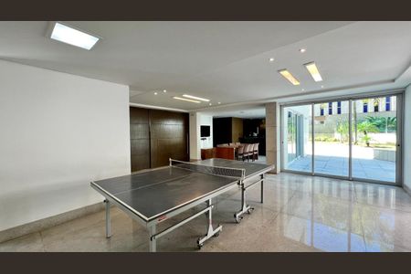 Apartamento à venda com 198m², 4 quartos e 5 vagas Apartamento à venda com 198m², 4 quartos e 5 vagasÁrea comum - Salão de jogos
