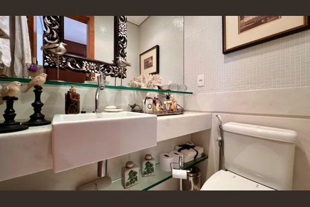 Apartamento à venda com 198m², 4 quartos e 5 vagas Apartamento à venda com 198m², 4 quartos e 5 vagaslavabo da sala