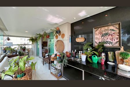 Apartamento à venda com 198m², 4 quartos e 5 vagas Apartamento à venda com 198m², 4 quartos e 5 vagasvaranda Sala