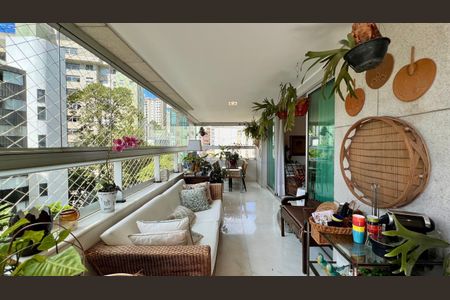 Apartamento à venda com 198m², 4 quartos e 5 vagas Apartamento à venda com 198m², 4 quartos e 5 vagasvaranda Sala