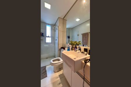 Apartamento à venda com 198m², 4 quartos e 5 vagas Apartamento à venda com 198m², 4 quartos e 5 vagasBanheiro