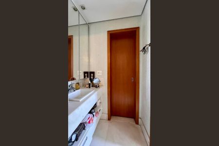 Apartamento à venda com 198m², 4 quartos e 5 vagas Apartamento à venda com 198m², 4 quartos e 5 vagasBanheiro