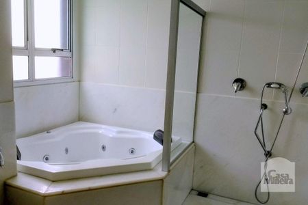 Apartamento à venda com 198m², 4 quartos e 5 vagas Apartamento à venda com 198m², 4 quartos e 5 vagasBanheiro