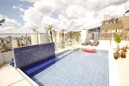 Apartamento à venda com 534m², 5 quartos e 6 vagasPiscina