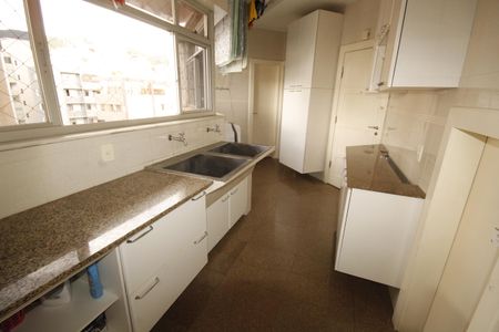 Apartamento à venda com 534m², 5 quartos e 6 vagasÁrea de Serviço