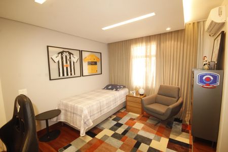 Apartamento à venda com 534m², 5 quartos e 6 vagasQuarto 2