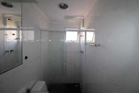 Apartamento à venda com 74m², 3 quartos e 1 vagaQuarto 2 - Banheiro