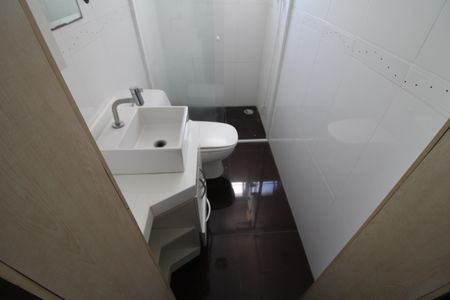 Apartamento à venda com 74m², 3 quartos e 1 vagaQuarto 2 - Banheiro