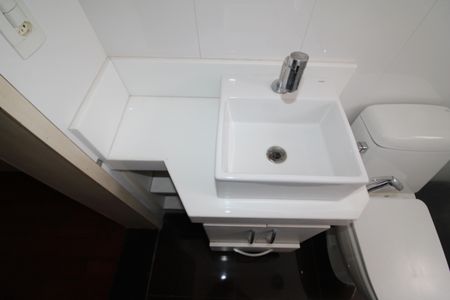 Apartamento à venda com 74m², 3 quartos e 1 vagaQuarto 2 - Banheiro