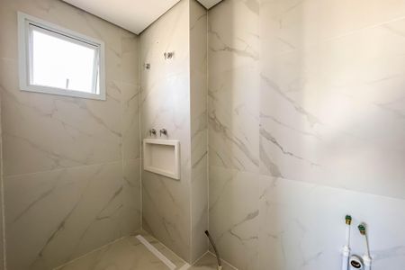 Apartamento à venda com 81m², 2 quartos e 2 vagas Apartamento à venda com 81m², 2 quartos e 2 vagasBanheiro Suíte 01