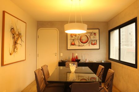 Apartamento à venda com 213m², 4 quartos e 2 vagasSala