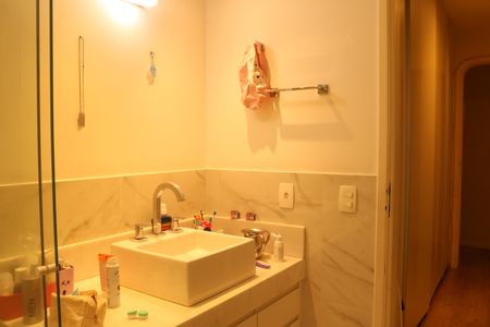 Apartamento à venda com 213m², 4 quartos e 2 vagasBanheiro da Suíte 3