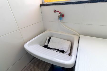 Casa de condomínio à venda com 54m², 2 quartos e 1 vaga Casa de condomínio à venda com 54m², 2 quartos e 1 vagaLavanderia