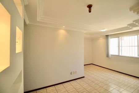 Apartamento para alugar com 72m², 2 quartos e 1 vagaSala