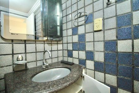 Apartamento para alugar com 72m², 2 quartos e 1 vagaBanheiro Social