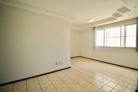 Apartamento para alugar com 72m², 2 quartos e 1 vagaSala