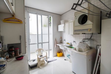 Casa de condomínio para alugar com 420m², 1 quarto e 4 vagasÁrea de Serviço