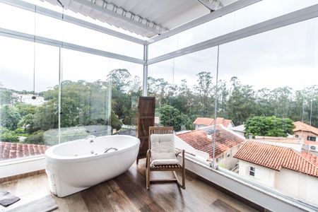 Casa de condomínio para alugar com 420m², 1 quarto e 4 vagasBanheiro da Suíte 1