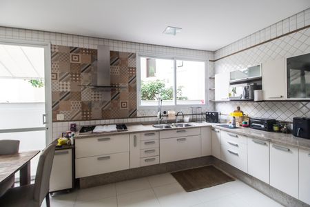 Casa de condomínio para alugar com 420m², 1 quarto e 4 vagasCozinha