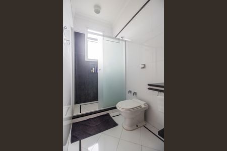 Casa de condomínio para alugar com 420m², 1 quarto e 4 vagasBanheiro da Suíte 2