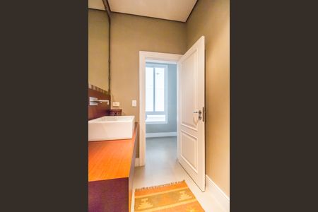 Casa de condomínio para alugar com 420m², 1 quarto e 4 vagasLavabo