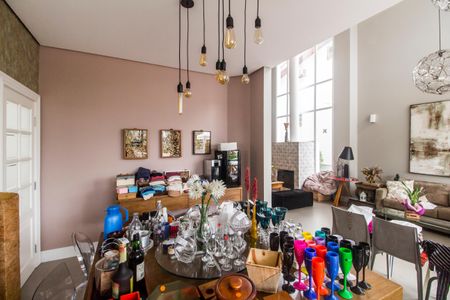 Casa de condomínio para alugar com 420m², 1 quarto e 4 vagasSala