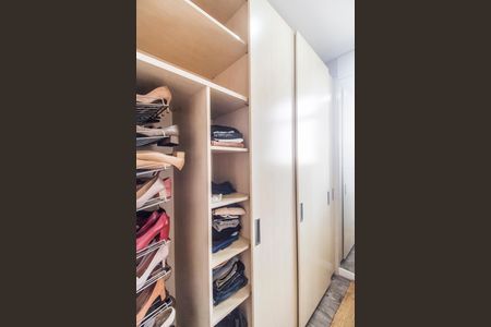 Casa de condomínio para alugar com 420m², 1 quarto e 4 vagasCloset da suíte 1