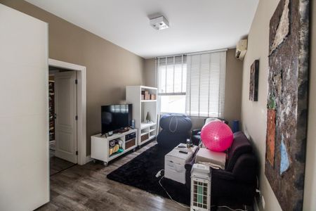 Casa de condomínio para alugar com 420m², 1 quarto e 4 vagasSala de TV