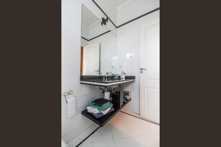 Casa de condomínio para alugar com 420m², 1 quarto e 4 vagasBanheiro da Suíte 2