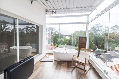 Casa de condomínio para alugar com 420m², 1 quarto e 4 vagasBanheiro da Suíte 1