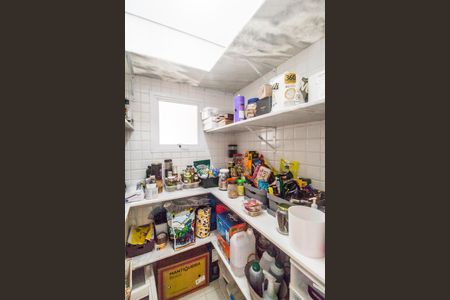 Casa de condomínio para alugar com 420m², 1 quarto e 4 vagasDespensa